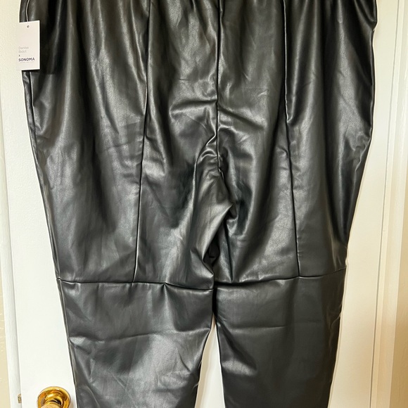 Sonoma (Denise Bidot) faux leather pant. SZ 4X - Picture 2 of 5
